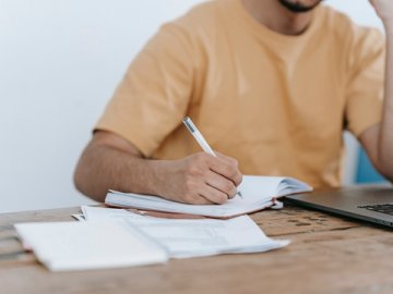 馬來西亞商業(yè)文件公證認(rèn)證流程與要求詳解